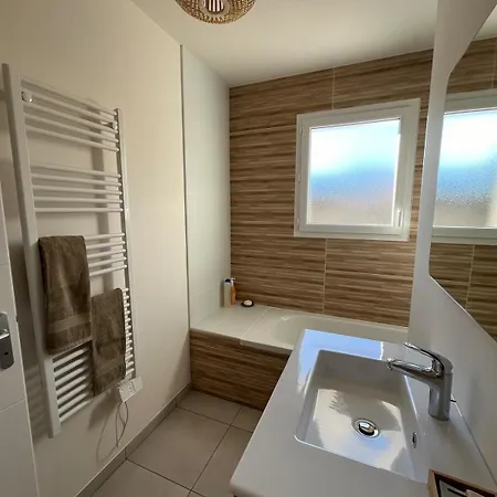 Holiday home Maison Familiale Piscine 3 ! *