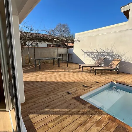 Holiday home Maison Familiale Piscine 3 !