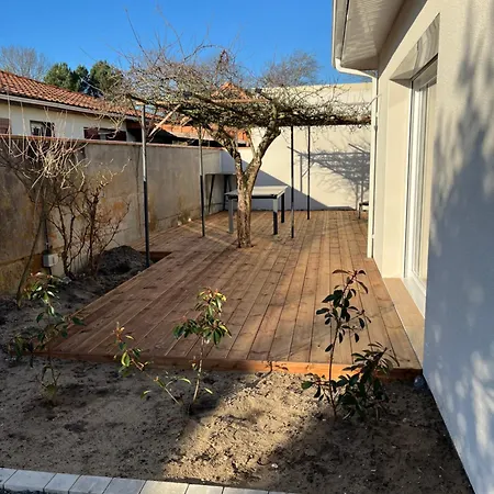 Holiday home Maison Familiale Piscine 3 !
